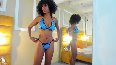 Snapshot of gia_bell chatting on 06/28/26, 01:06 gia_bell online show from 06/28/26, 01:06