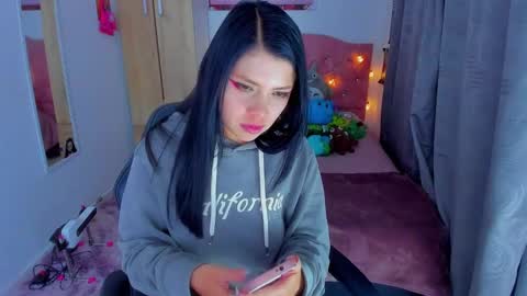 Snapshot of gia_contii chatting on 12/20/24, 12:41 giaaaa online show from 12/20/24, 12:41