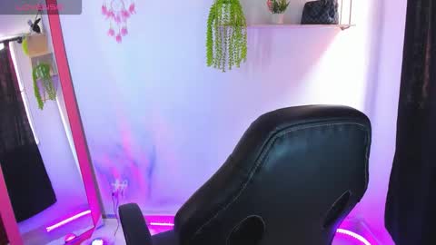 Snapshot of gia_contii chatting on 09/09/25, 05:56 giaaaa online show from 09/09/25, 05:56