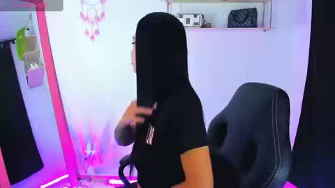 Snapshot of gia_contii chatting on 09/16/25, 11:28 giaaaa online show from 09/16/25, 11:28