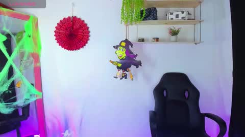 Snapshot of gia_contii chatting on 10/23/25, 11:14 giaaaa online show from 10/23/25, 11:14