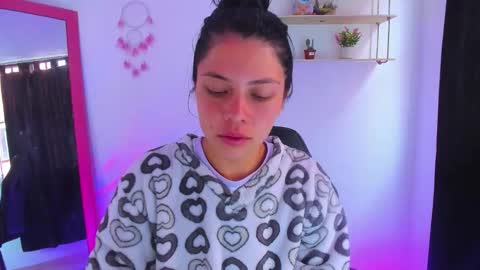 giaaaa   online show from 03/18/26, 12:41