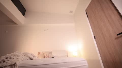 Leo online show from 04/21/26, 01:42