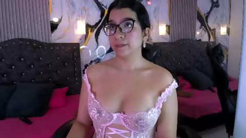 Snapshot of gia_cutee chatting on 06/12/26, 03:27 Gia online show from 06/12/26, 03:27