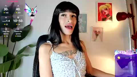 Gia  Please help me with your thumbs up its important   online show from 06/17/26, 01:12