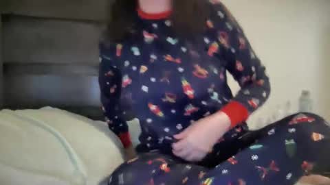 Snapshot of gia_is_horny chatting on 12/03/24, 09:01 The Queen of Squirt online show from 12/03/24, 09:01