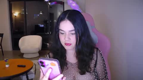 Snapshot of gia_is_horny chatting on 12/10/24, 04:34 The Queen of Squirt online show from 12/10/24, 04:34