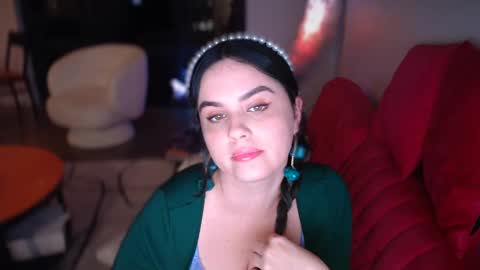Snapshot of gia_is_horny chatting on 12/20/24, 01:03 The Queen of Squirt online show from 12/20/24, 01:03
