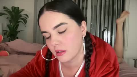 Snapshot of gia_is_horny chatting on 01/10/25, 05:05 The Queen of Squirt online show from 01/10/25, 05:05
