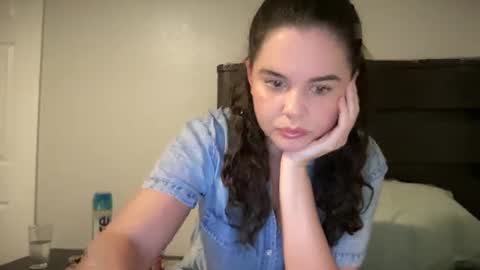 Snapshot of gia_is_horny chatting on 02/27/25, 05:45 The Queen of Squirt online show from 02/27/25, 05:45