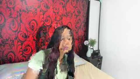 Snapshot of gia_martin chatting on 02/25/25, 12:45 gia_martin online show from 02/25/25, 12:45