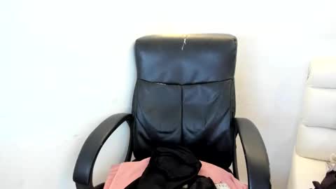 nahomi online show from 01/18/25, 05:41