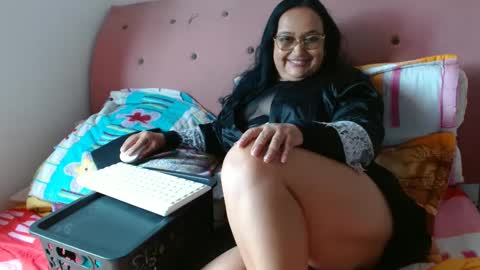 nahomi online show from 02/14/25, 03:58