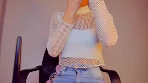 GIA WHITE Independet  online show from 10/23/25, 04:45