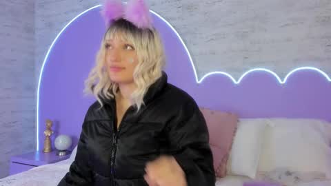 Gia online show from 11/23/25, 07:52