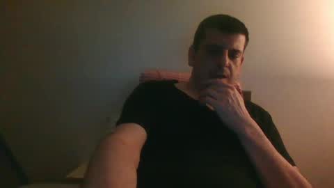 Snapshot of giaco1982 chatting on 02/05/25, 05:09 samuel online show from 02/05/25, 05:09