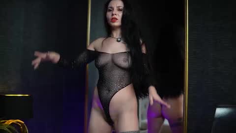  Gia  online show from 12/18/25, 07:09