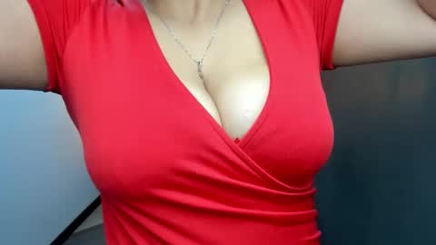 Snapshot of giafox_ chatting on 01/18/25, 12:47 G I A FOX online show from 01/18/25, 12:47