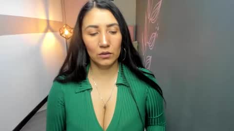 Snapshot of giafox_ chatting on 02/05/25, 12:38 G I A FOX online show from 02/05/25, 12:38