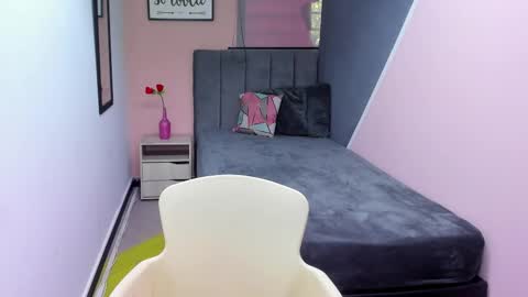 Snapshot of giafox_ chatting on 02/19/25, 12:33 G I A FOX online show from 02/19/25, 12:33