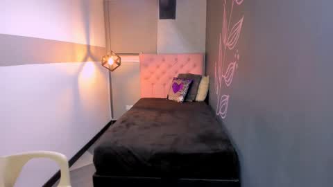 Snapshot of giafox_ chatting on 02/23/25, 10:39 G I A FOX online show from 02/23/25, 10:39