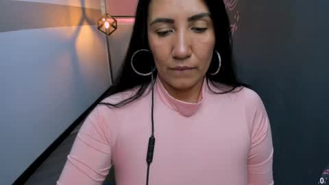 Snapshot of giafox_ chatting on 02/24/25, 03:53 G I A FOX online show from 02/24/25, 03:53