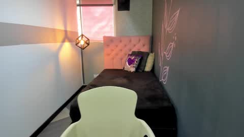 Snapshot of giafox_ chatting on 02/26/25, 03:41 G I A FOX online show from 02/26/25, 03:41