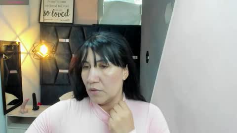 Snapshot of giafox_ chatting on 10/05/25, 01:20 G I A FOX online show from 10/05/25, 01:20