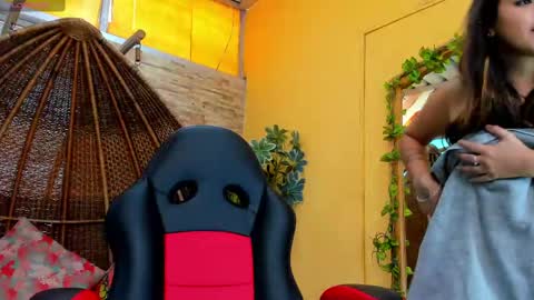 Gia  online show from 02/09/25, 08:24