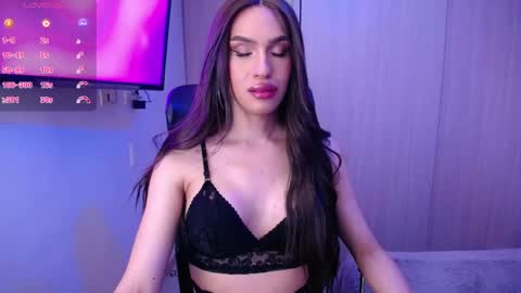 Snapshot of giamint chatting on 05/24/26, 02:16 Gia Mint online show from 05/24/26, 02:16