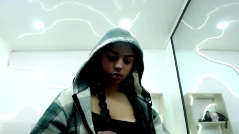 GiannaHott online show from 05/05/26, 12:24