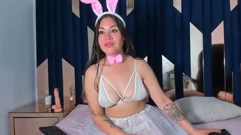 GiannaJohnson online show from 10/24/25, 04:09