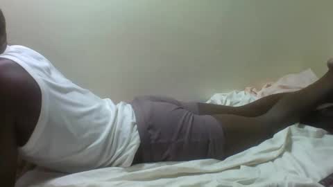 Snapshot of giant_couple chatting on 02/06/26, 06:40 giant_couple online show from 02/06/26, 06:40