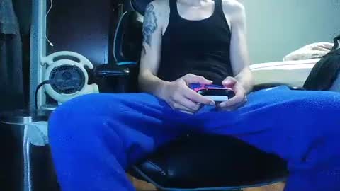 Snapshot of giantdick4u1991 chatting on 09/18/25, 08:33 giantdick4u1991 online show from 09/18/25, 08:33