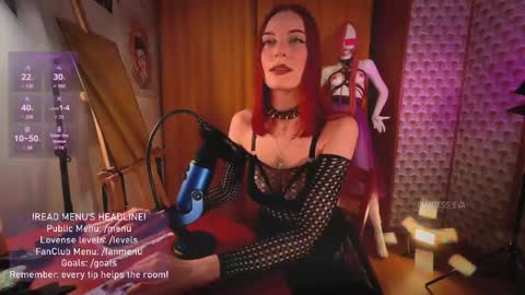 Snapshot of giantess_eva chatting on 05/16/26, 07:01 Eva online show from 05/16/26, 07:01