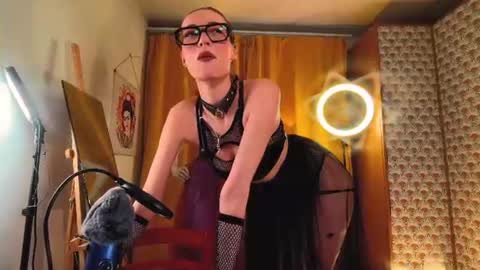 Snapshot of giantess_eva chatting on 07/10/26, 06:21 Eva online show from 07/10/26, 06:21