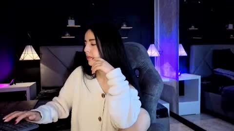 Gia online show from 11/14/25, 01:43