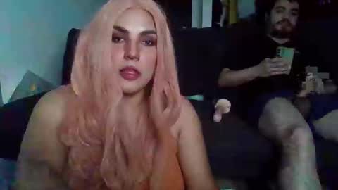 Snapshot of giaplum chatting on 09/16/25, 02:01 Gia online show from 09/16/25, 02:01