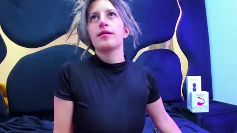 GiaRoussel online show from 10/11/25, 03:54