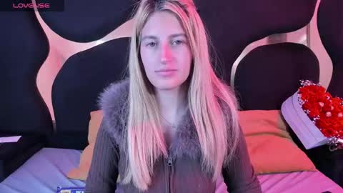 GiaRoussel online show from 02/14/26, 03:42