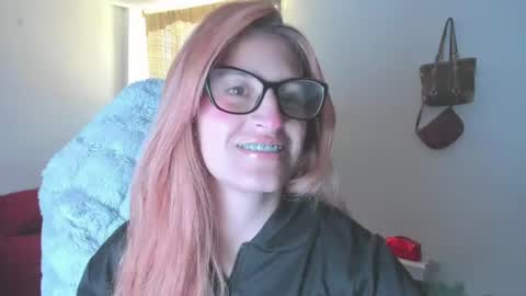 Snapshot of giaroussel chatting on 06/11/26, 02:15 GiaRoussel online show from 06/11/26, 02:15
