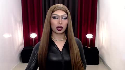 Snapshot of giaxxx01 chatting on 12/08/24, 11:51 Gia X online show from 12/08/24, 11:51