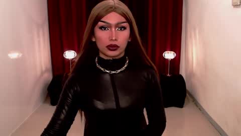 Snapshot of giaxxx01 chatting on 12/20/24, 07:44 Gia X online show from 12/20/24, 07:44