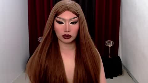 Snapshot of giaxxx01 chatting on 01/10/25, 07:25 Gia X online show from 01/10/25, 07:25