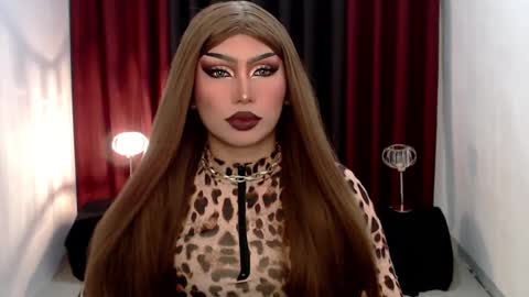 Snapshot of giaxxx01 chatting on 02/02/25, 05:53 Gia X online show from 02/02/25, 05:53