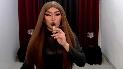 Snapshot of giaxxx01 chatting on 02/09/25, 05:40 Gia X online show from 02/09/25, 05:40