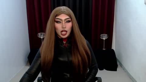 Snapshot of giaxxx01 chatting on 02/19/25, 06:00 Gia X online show from 02/19/25, 06:00