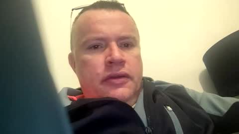 Snapshot of giddyup2222222 chatting on 12/18/25, 10:32 giddyup2222222 online show from 12/18/25, 10:32