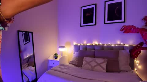 GIGI online show from 01/14/26, 04:40