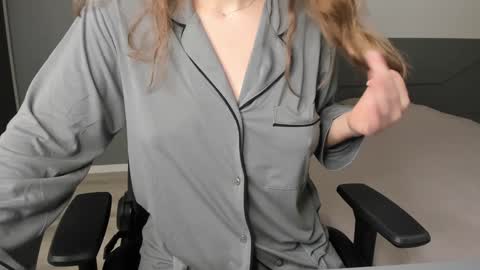 Snapshot of gigihadd chatting on 12/11/24, 02:11 gigihadd online show from 12/11/24, 02:11